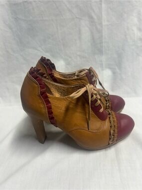 Anthropologie Miss Albright Booties Oxford Pump Heel Tan Red Leather Ruffle 6M